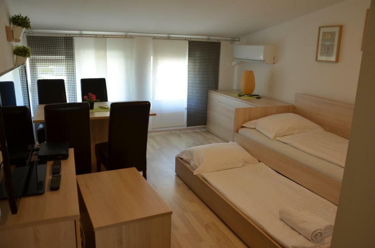 Apartments Mango II Baška Exteriör bild
